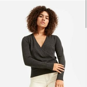Everlane Cashmere Wrap Sweater in Charcoal XXS